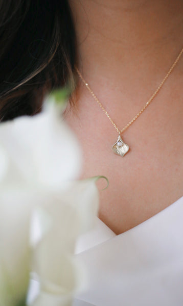 『TAKA ORIGINAL』Calla Lily Drift Necklace Calla Lily Drift Necklace – TAKA ORIGINAL LIMITED