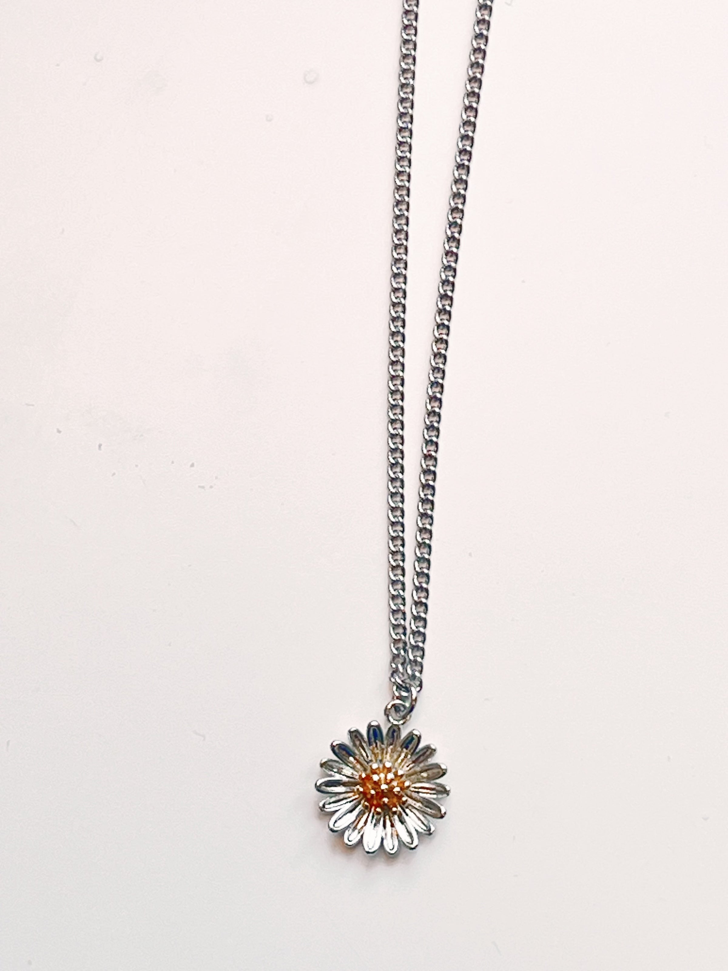Big Daisy Necklace