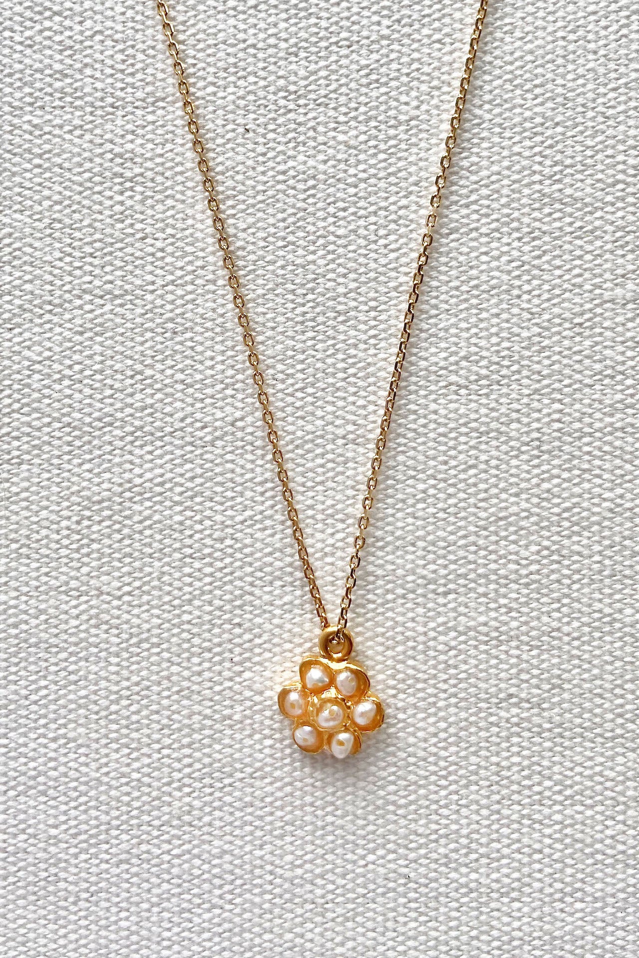 Round Flower Necklace