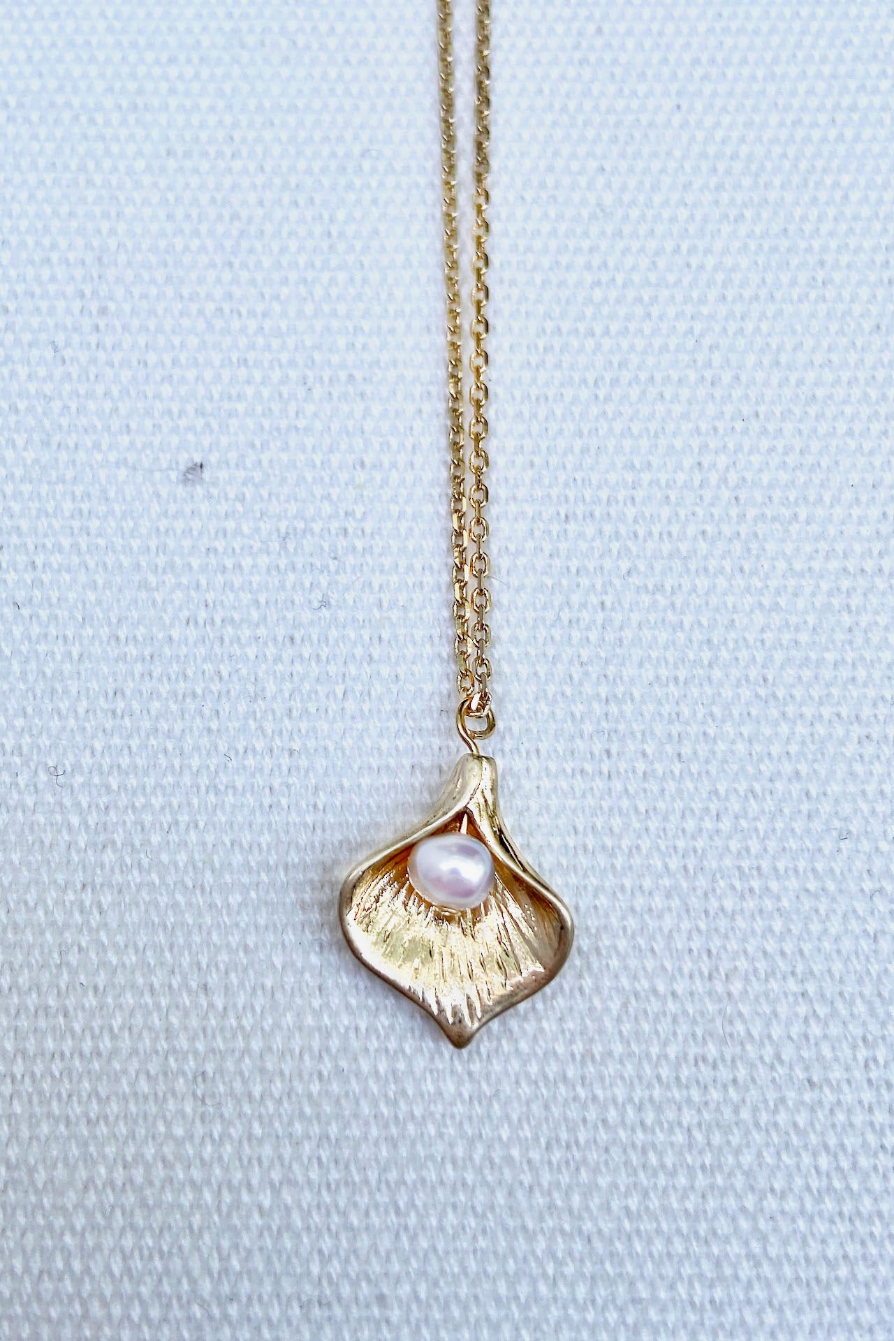 Calla Lily Necklace – Deror Jewellery